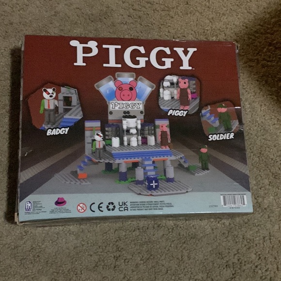 Piggy Laboratory Deluxe Buildable Set - Picture 4 of 6